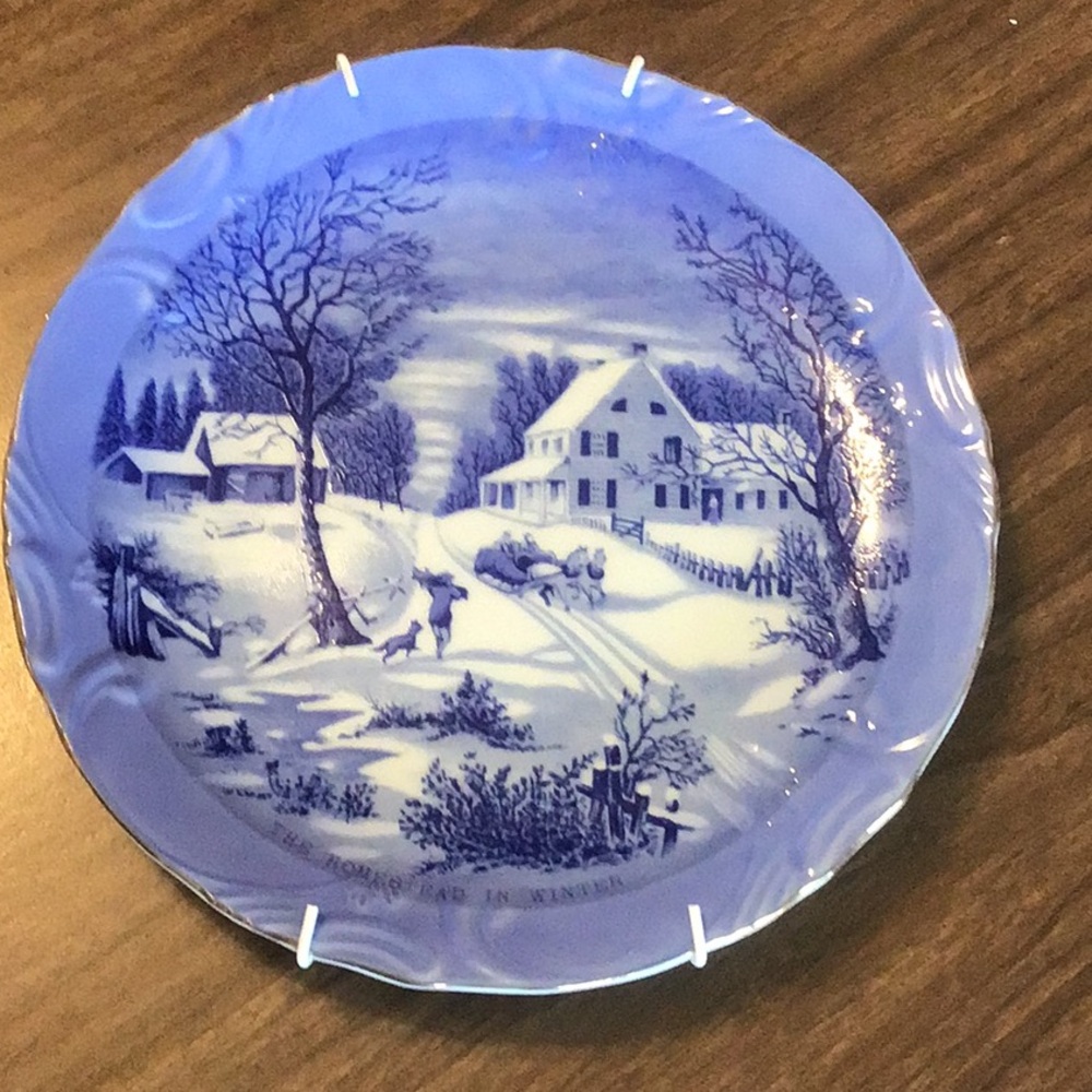 Blue decorative plate